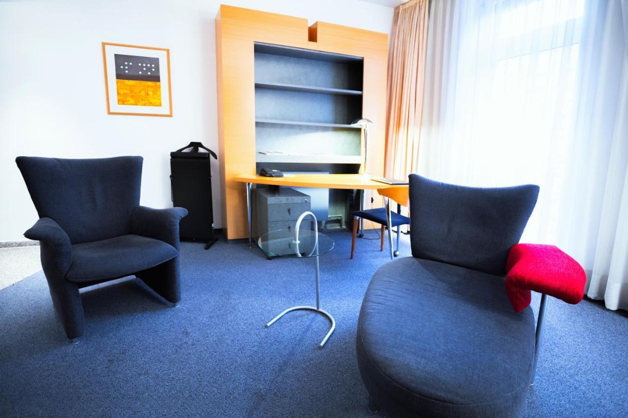 Hotel Berlin Ostbahnhof Exterior photo
